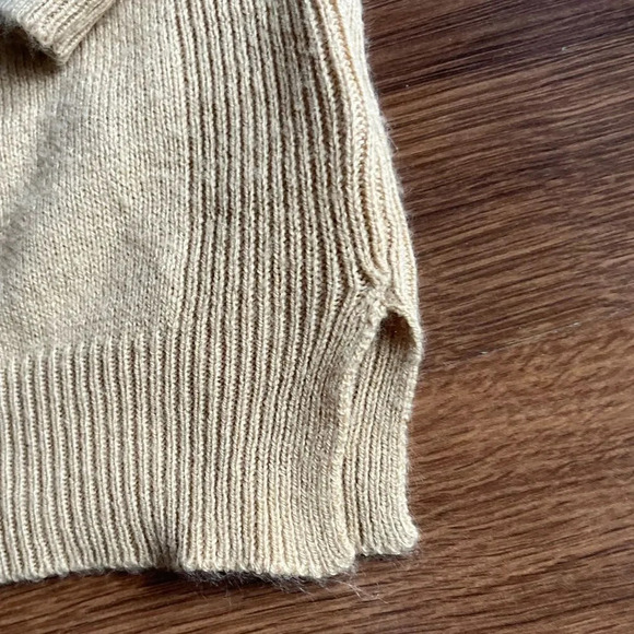 🔥4/$20 Beige sweater - Picture 4 of 9